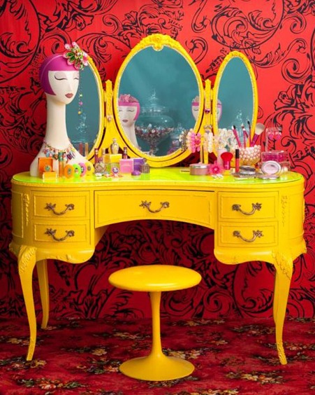 Penteadeira-vintage-amarela